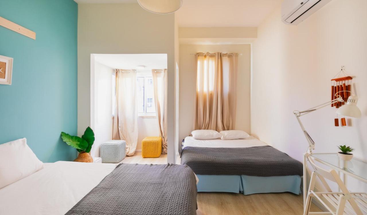 4 Bedroom Apartment On The Beach Tel Aviv Exterior foto